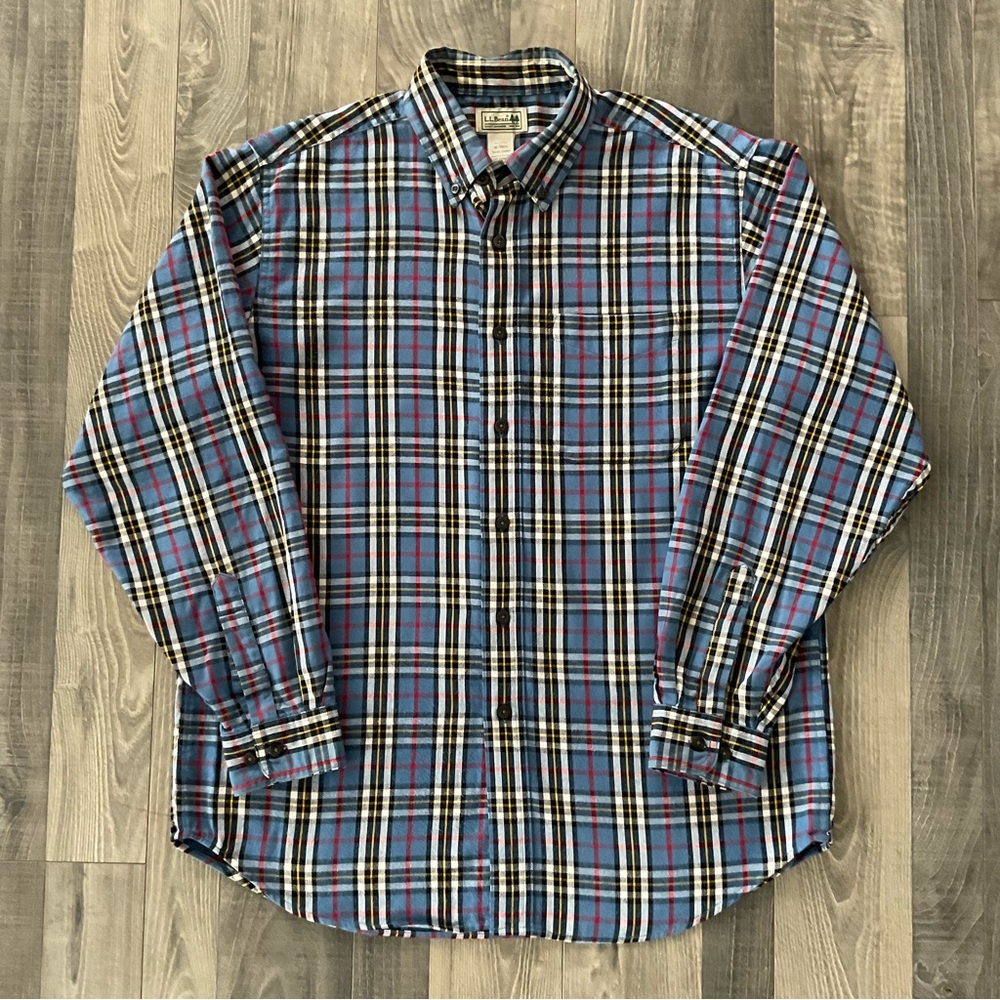 LL Bean Scotch Plaid Flannel Shirt # 228061
Blue/Black/White/Red
Men’s Medium